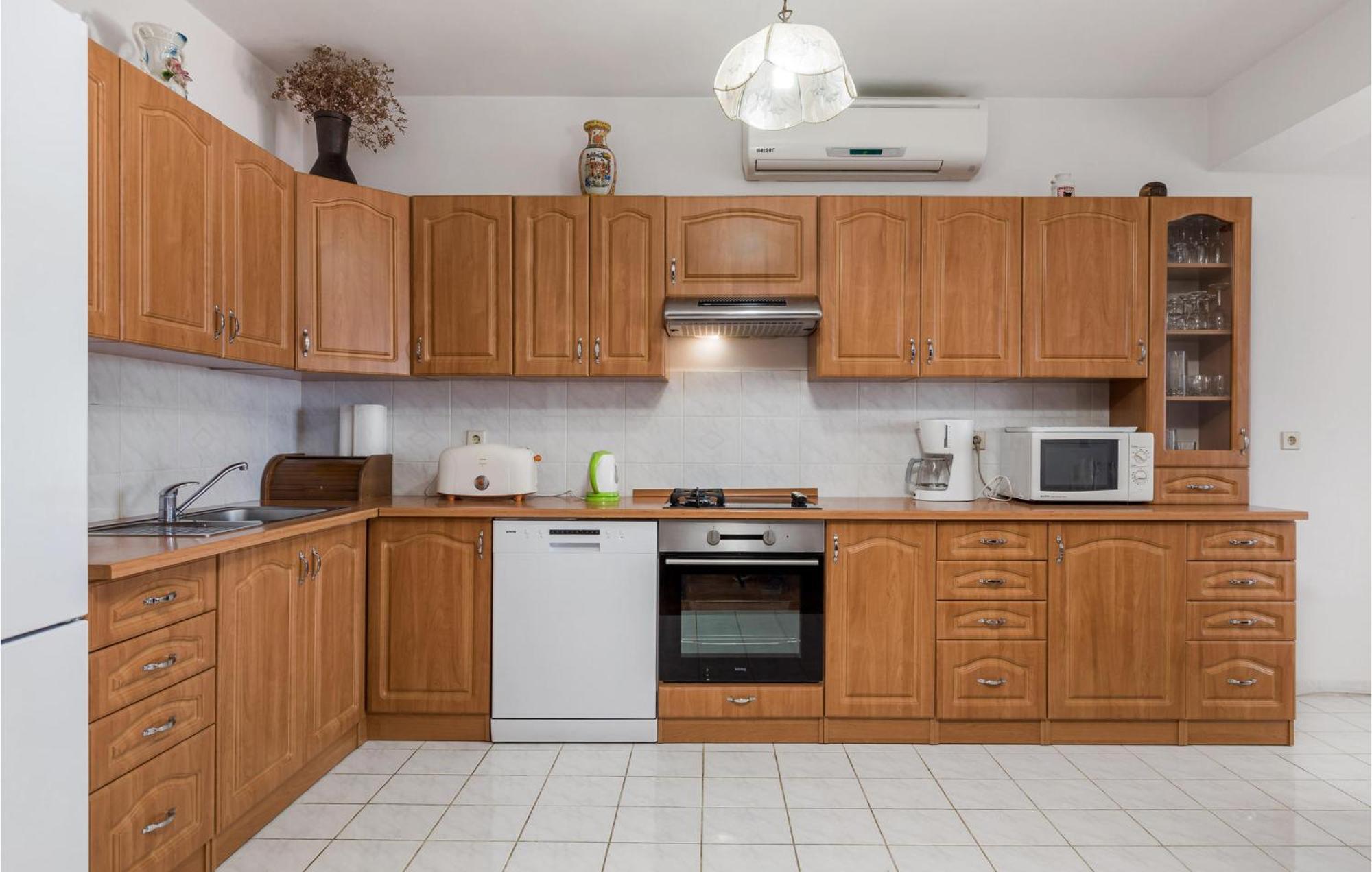 Nice Apartment In Sv,Juraj With Kitchen Светий Юрай Екстер'єр фото